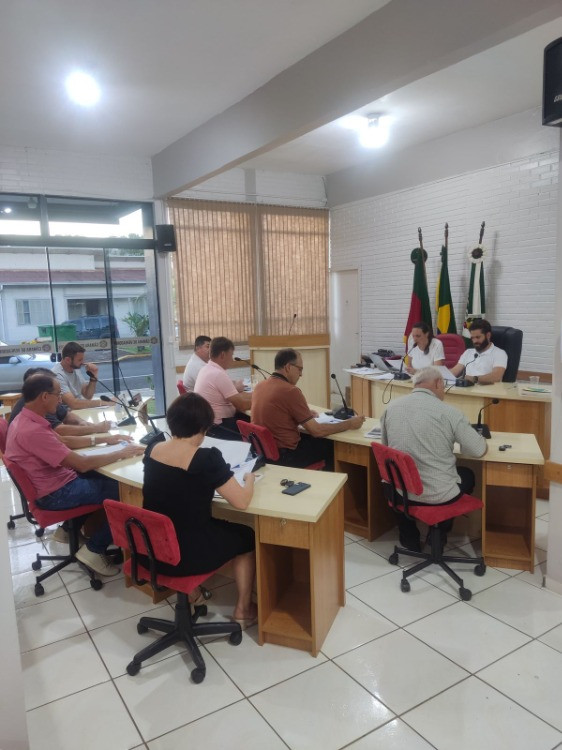 Deliberações da Primeira Reunião Extraordinária da Câmara de Vereadores de Maximiliano de Almeida